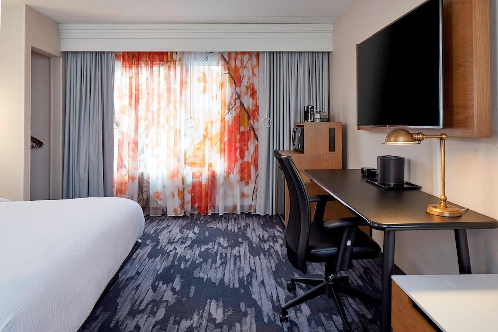 Room, 1 King Bed, Non Smoking
