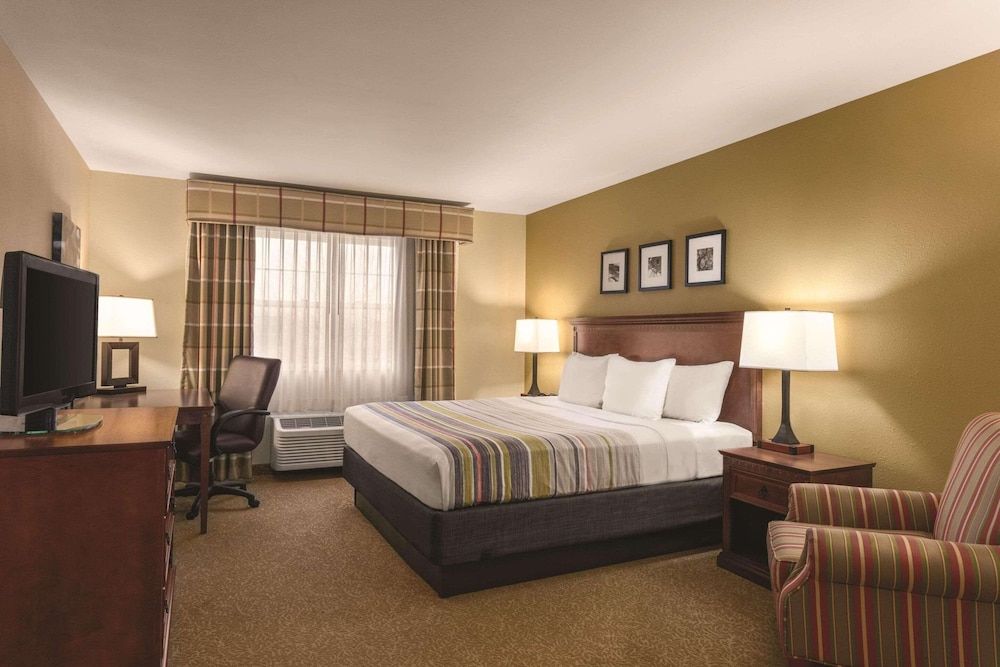 Suite, 1 King Bed, Non Smoking, Jetted Tub