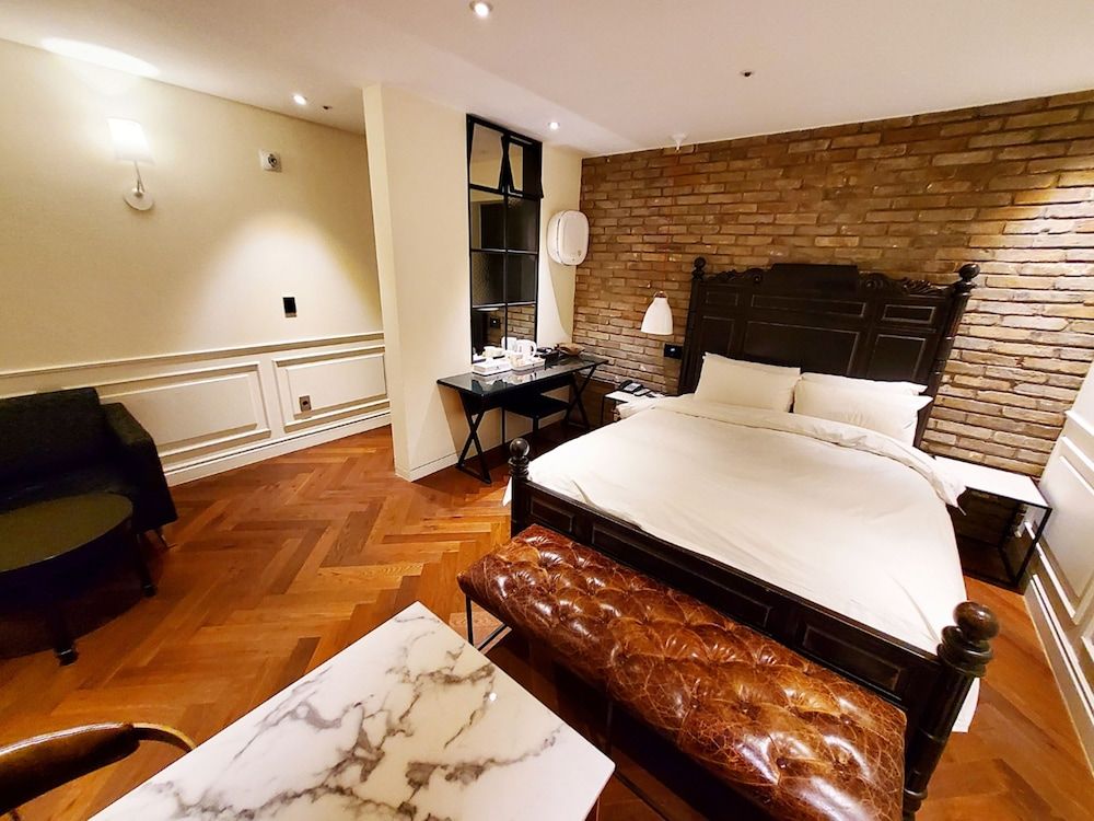 Hotel Stendhal [Chicken/Beer PKG] Deluxe Double Room 7