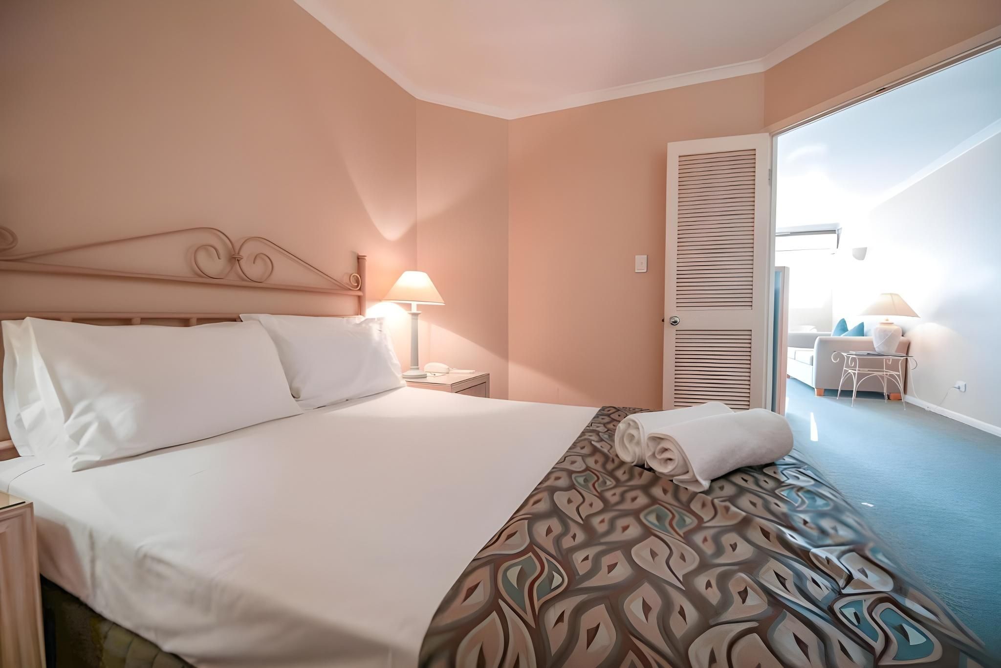 Twin Bed Room