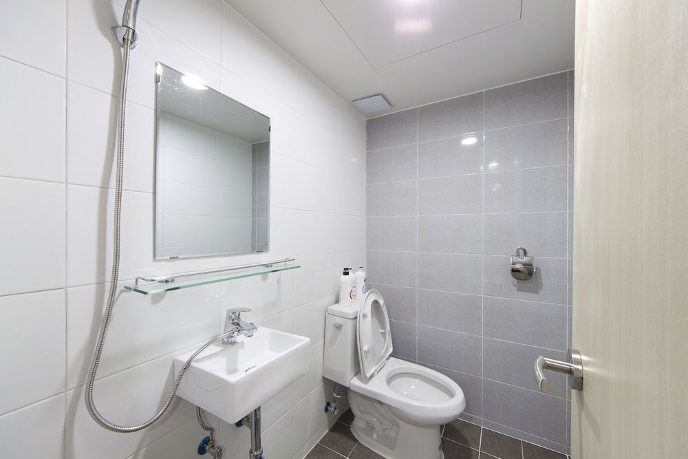 K-Grand Hostel Gangnam 1 Standard Twin Room (Self Check-in After 11PM) 8