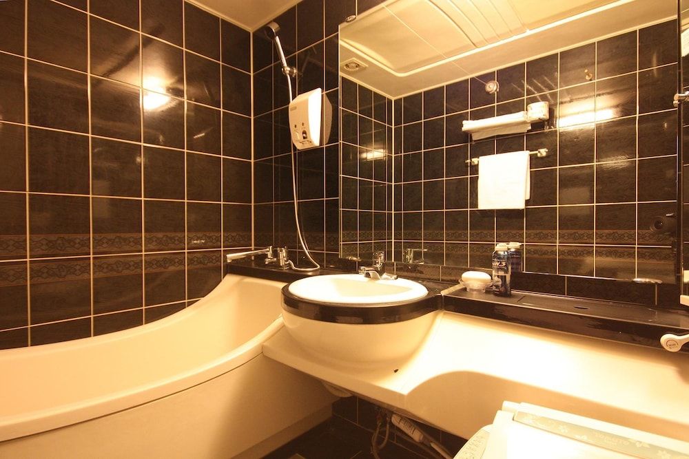 King Hotel Standard Double Room 6