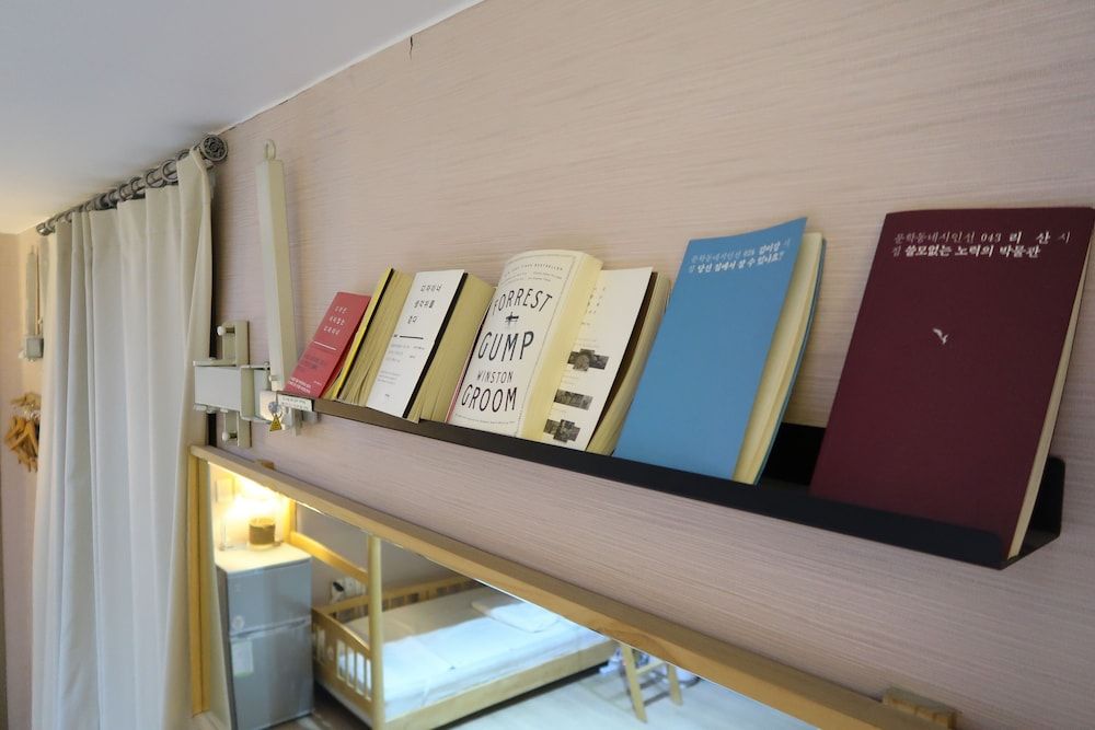 Andong Poong-gyung HOSTEL n LIBRARY Shared Dormitory, Women only (6 persons) 13