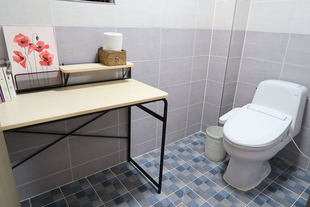 Andong Poong-gyung HOSTEL n LIBRARY Premium Quadruple Room, 1 Bedroom, Kitchenette, Hill View 14