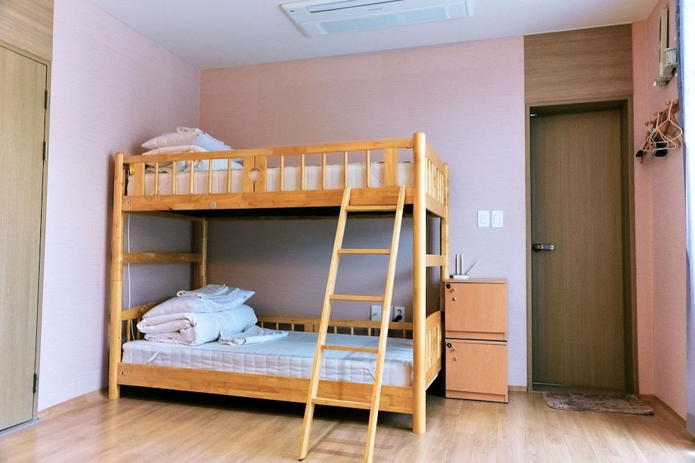 Andong Poong-gyung HOSTEL n LIBRARY Shared Dormitory, Women only (6 persons)