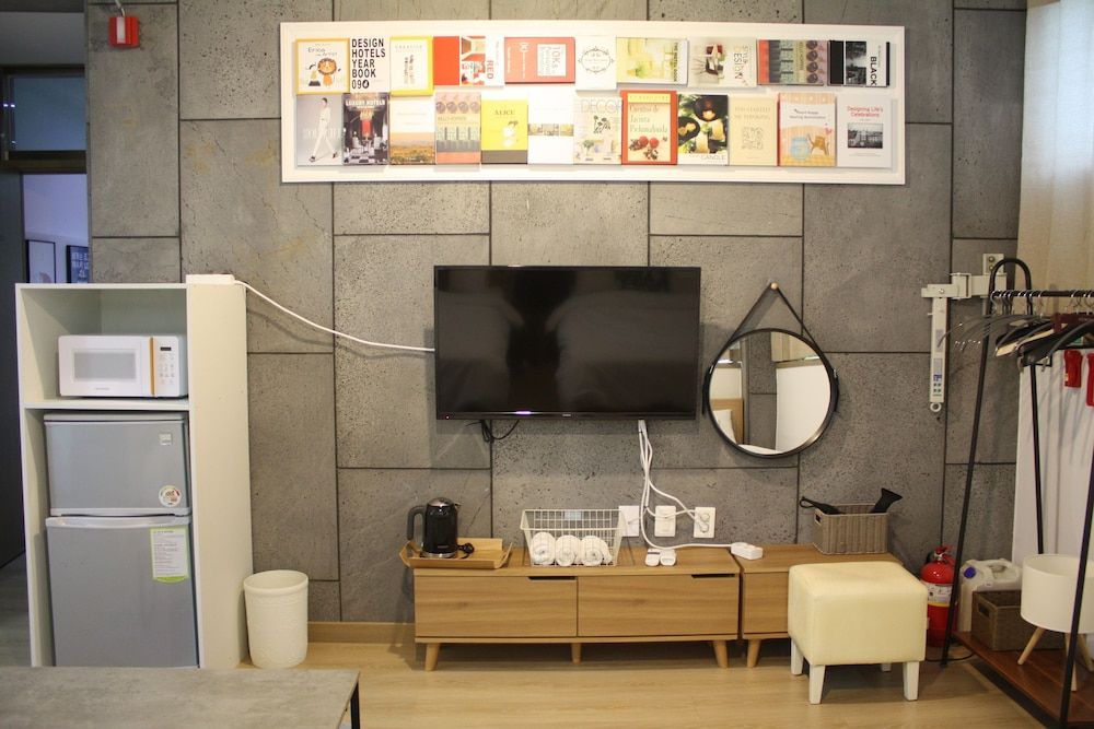 Andong Poong-gyung HOSTEL n LIBRARY Premium Quadruple Room, 1 Bedroom, Kitchenette, Hill View 23