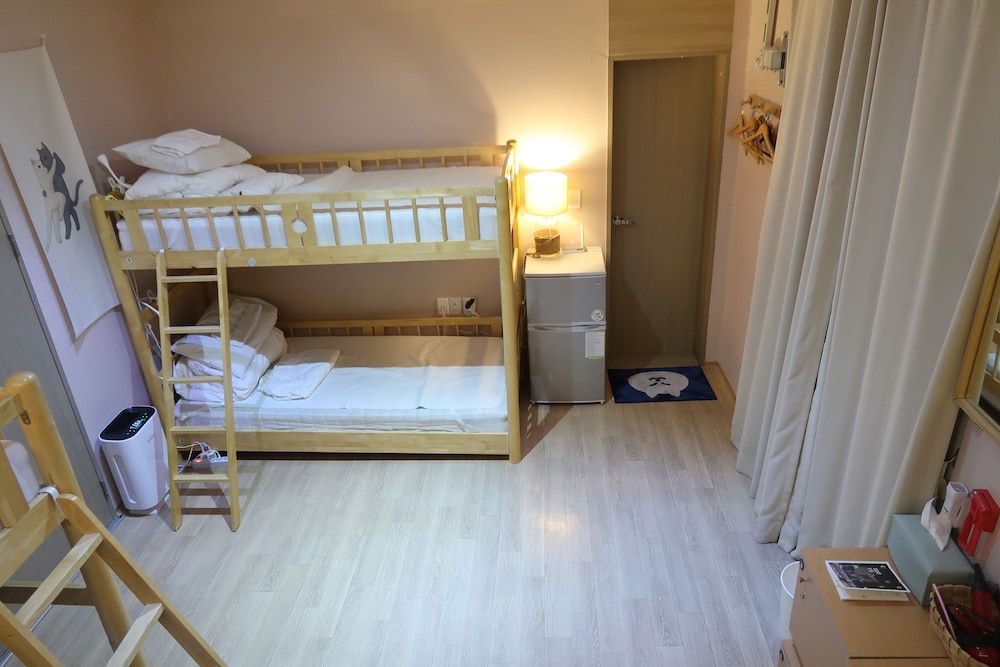 Andong Poong-gyung HOSTEL n LIBRARY Shared Dormitory, Women only (6 persons) 7