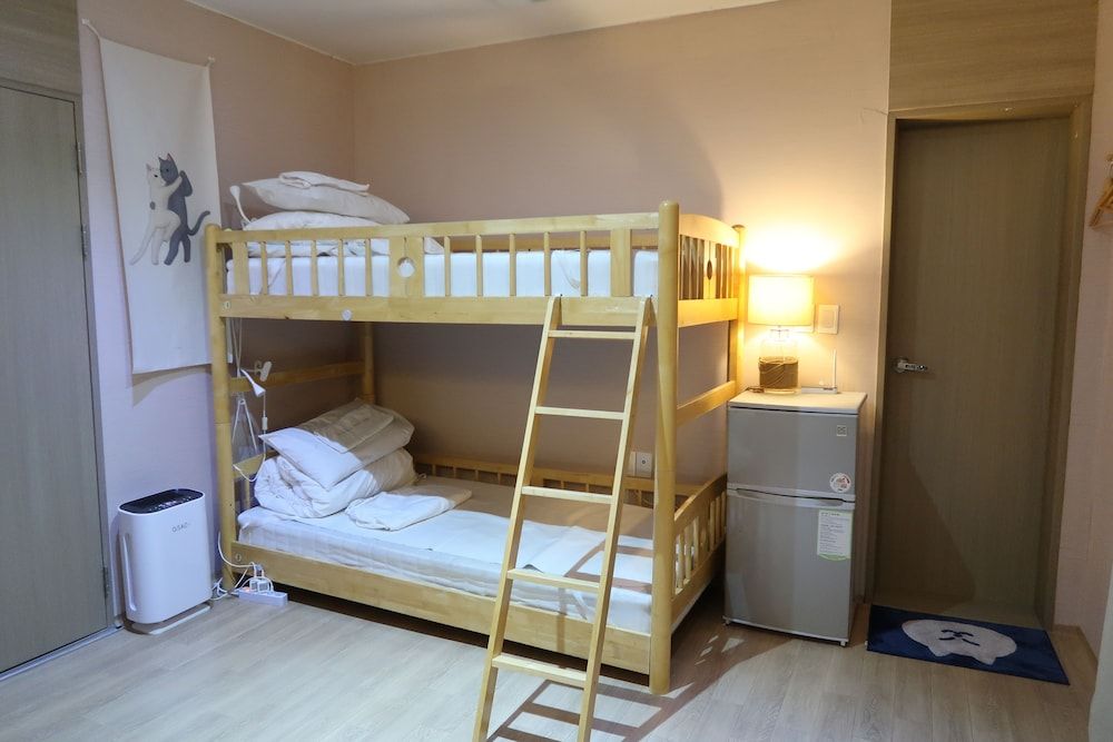 Andong Poong-gyung HOSTEL n LIBRARY Shared Dormitory, Women only (6 persons) 3