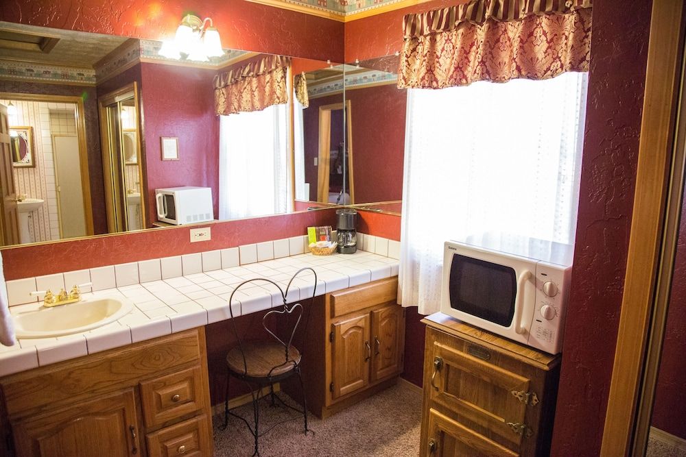 Standard, King, Patio, Jetted Tub