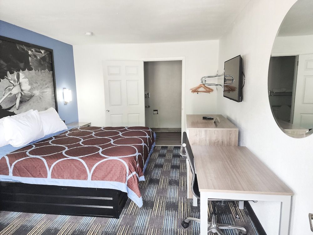 Room, 1 King Bed, Accessible, Non Smoking