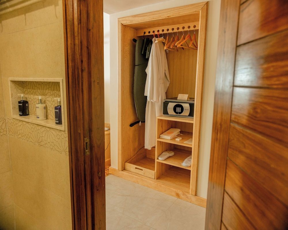 Dar Es Salaam Serena Hotel Standard Room, City View 6