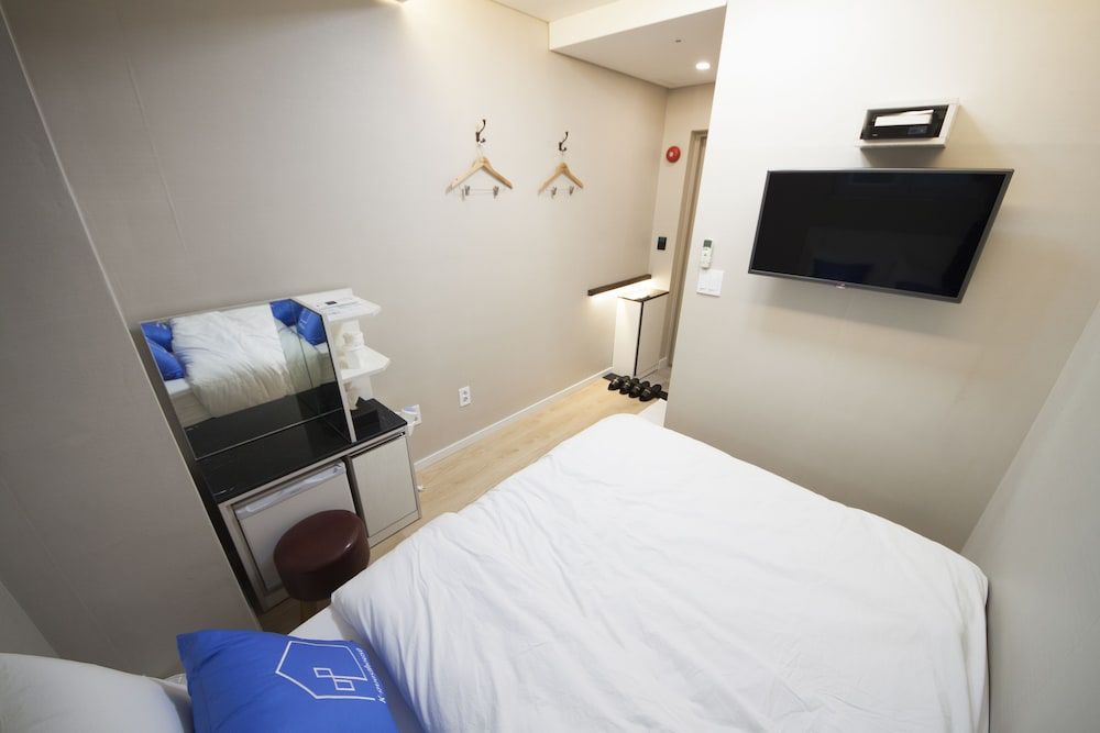 STAY7 Myeongdong Double Room, Non Smoking 3