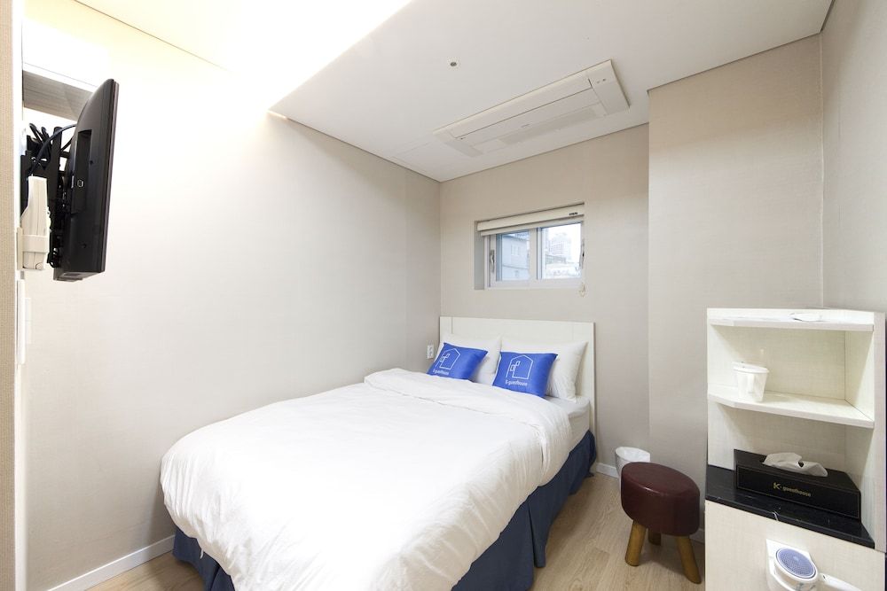 STAY7 Myeongdong Double Room, Non Smoking 2