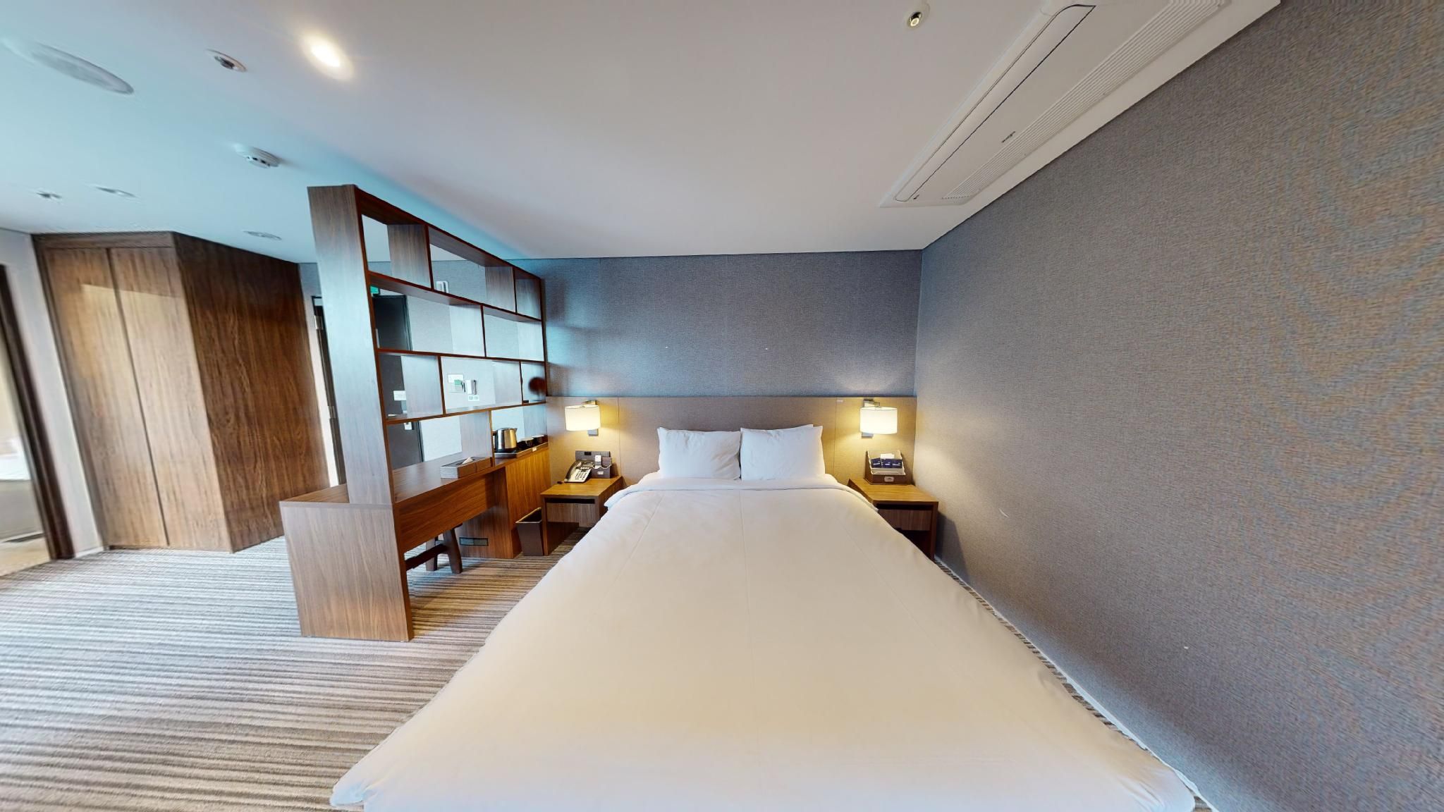 Deluxe Double Room with Bathtub