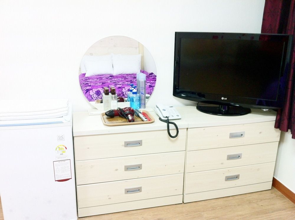 Songnisan Grand Hotel & Condo Deluxe Room (Ondol) 3