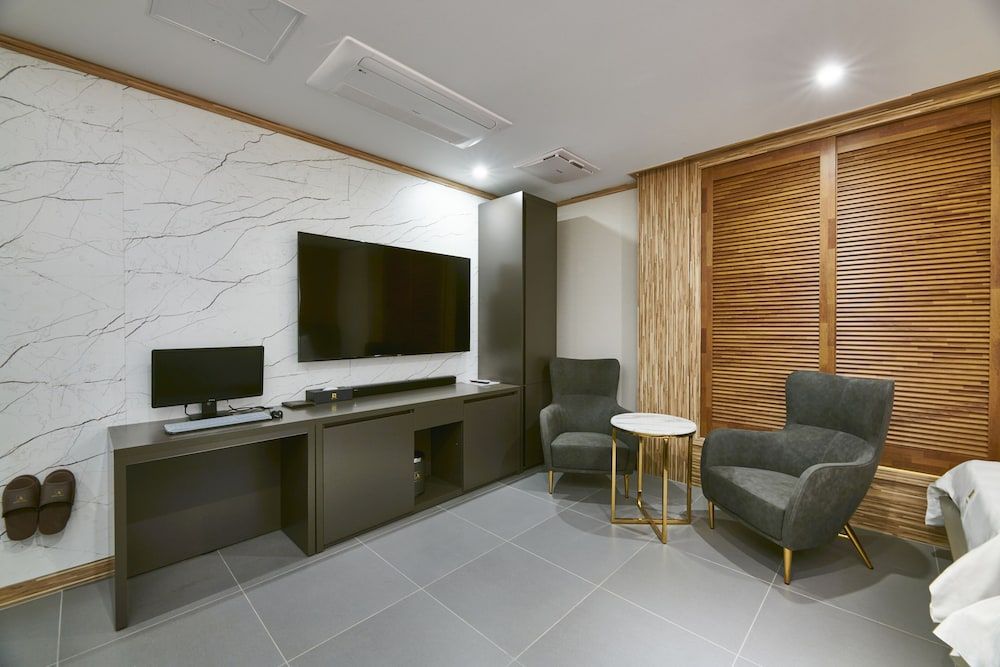 Hotel Aura Suite Twin (Room Price for 2 Guests. Extra Person Fee KRW10,000 Charged at the Property) 3