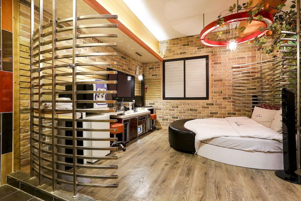 Koam Tourist Hotel Suite 4