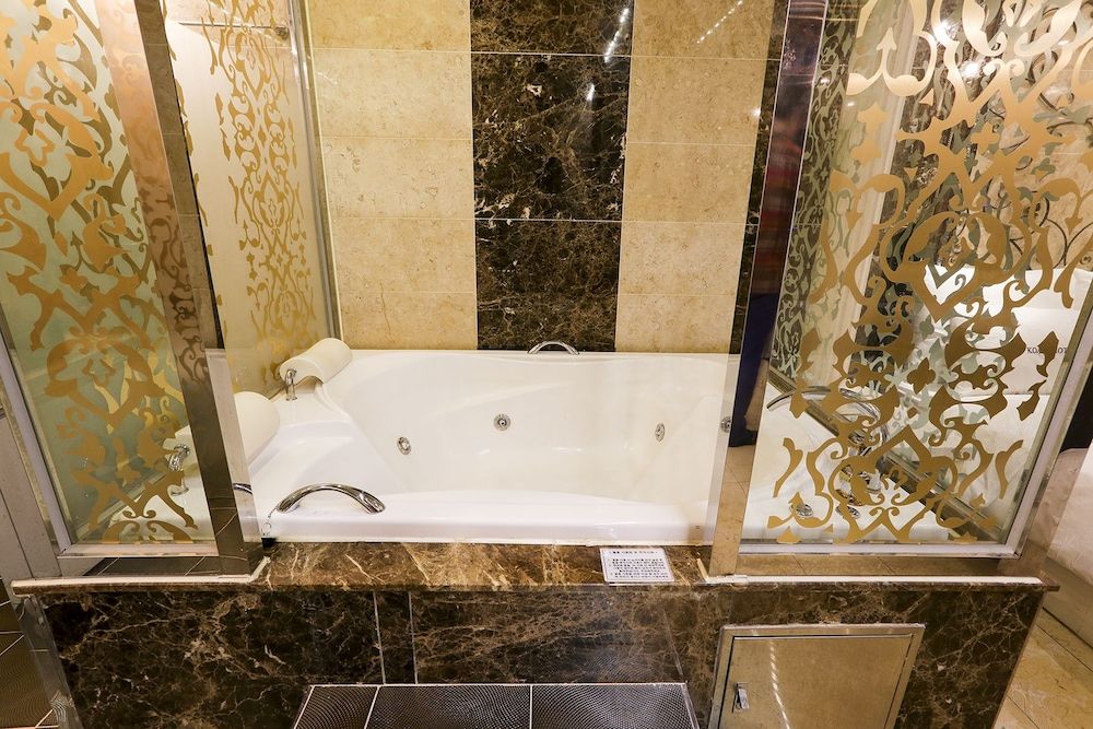 Koam Tourist Hotel VIP Royal 11