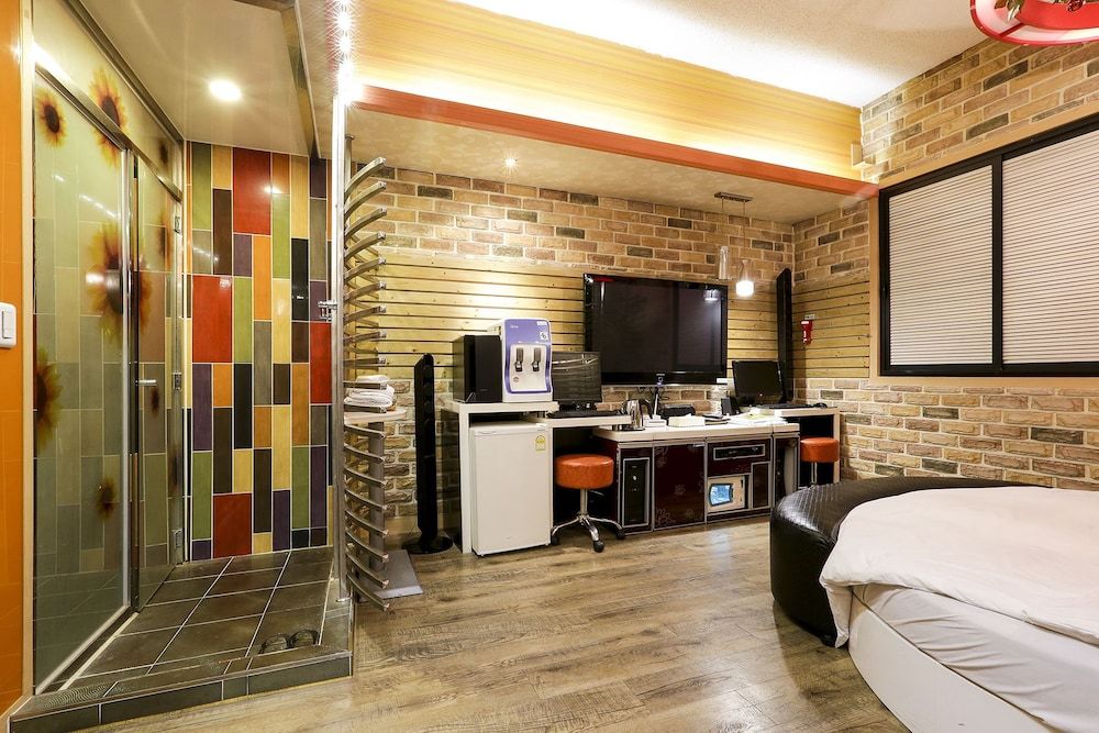 Koam Tourist Hotel Suite 5