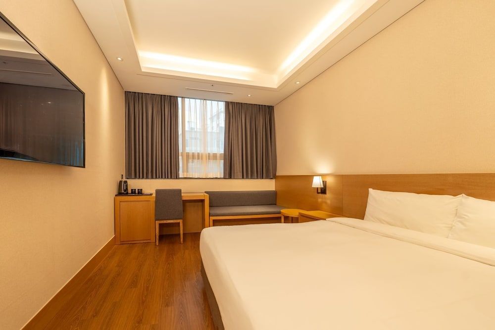 Arban Hotel Basic Double Room 2