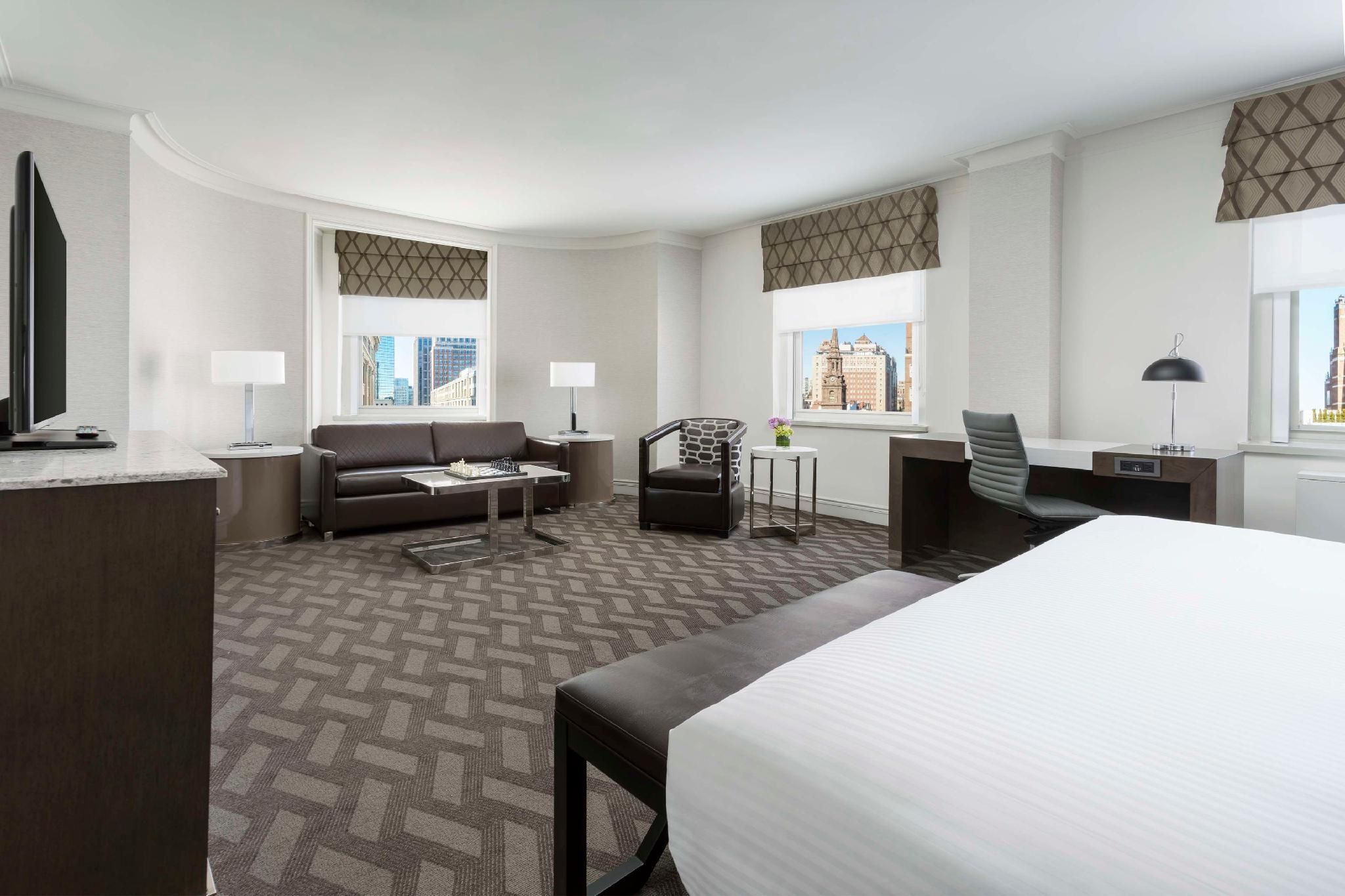 1 King bed Studio Suite with Sofa bed