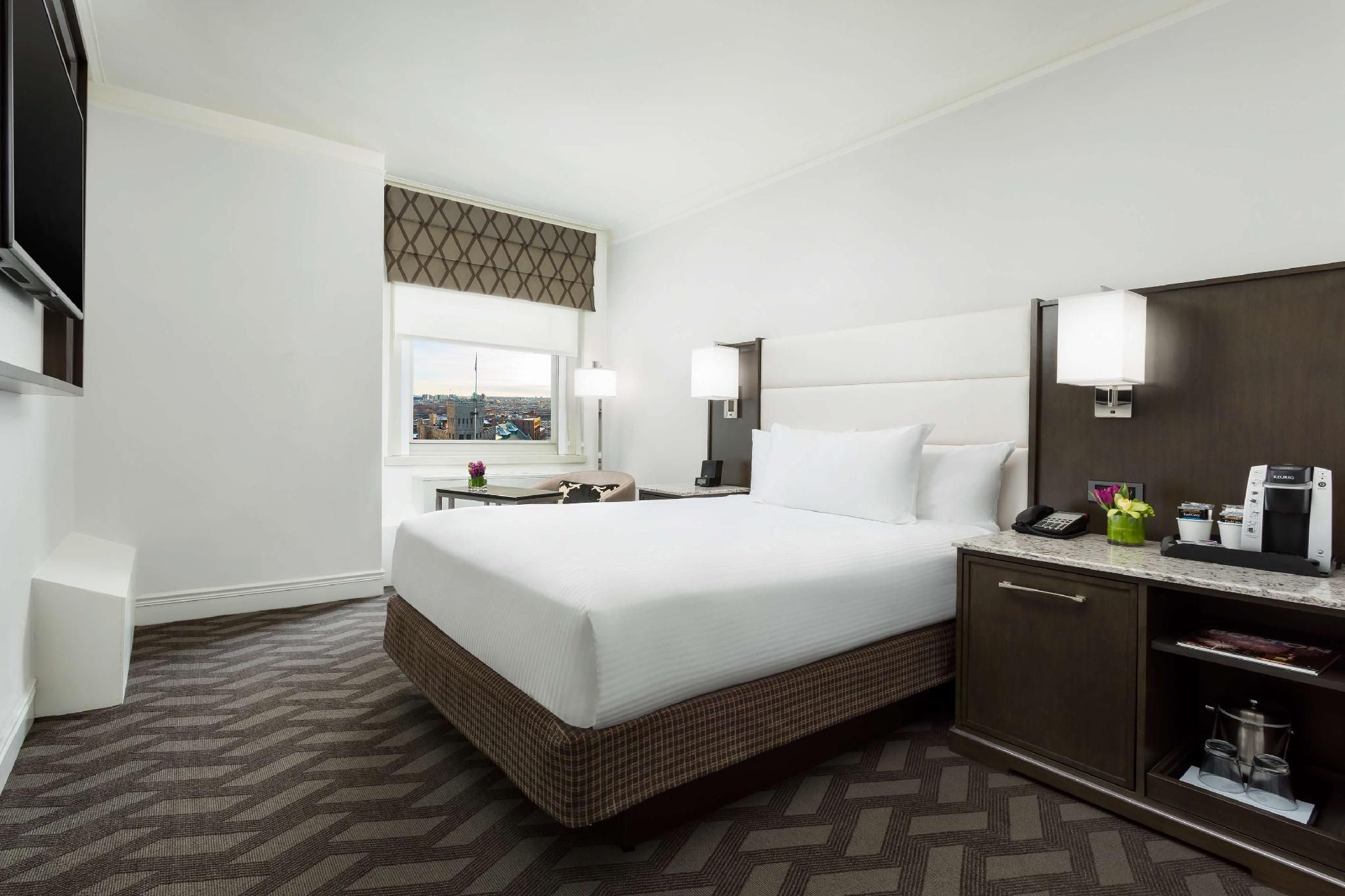 1 King Bed Mobility/hearing Accessible W/ Tub