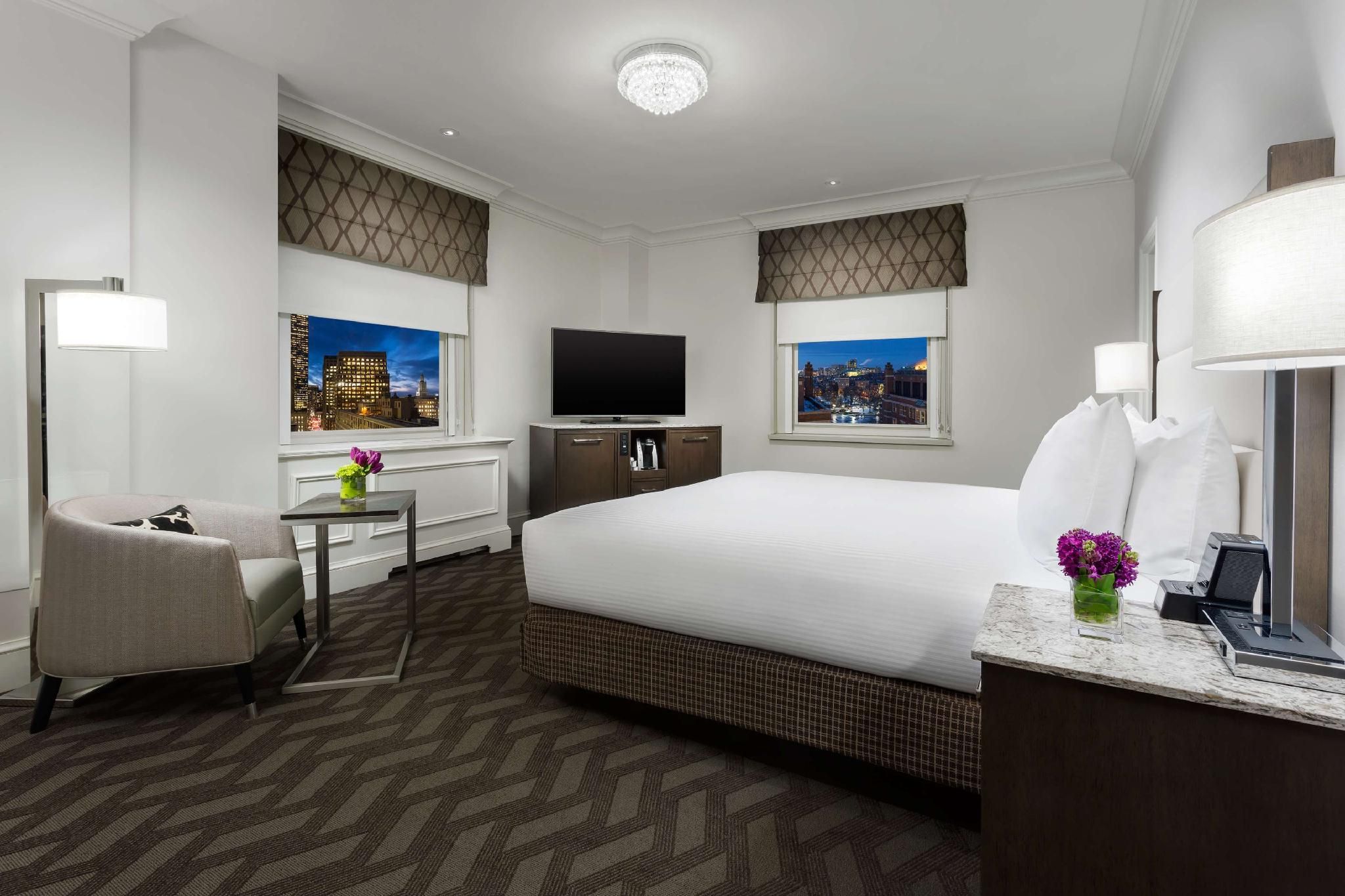 1 King Bed Deluxe Guestroom