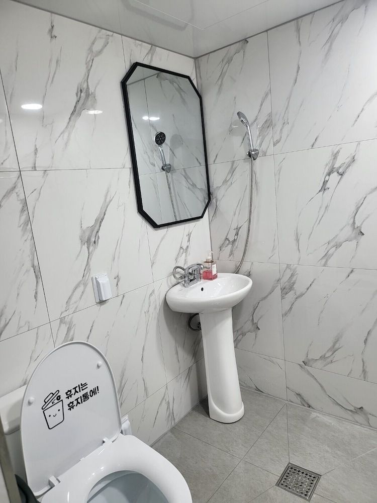 Philstay Ehwa Boutique Shared Dormitory, Women only (4 Persons) - Foreigner Only / Contact hotel for self check-in process 15