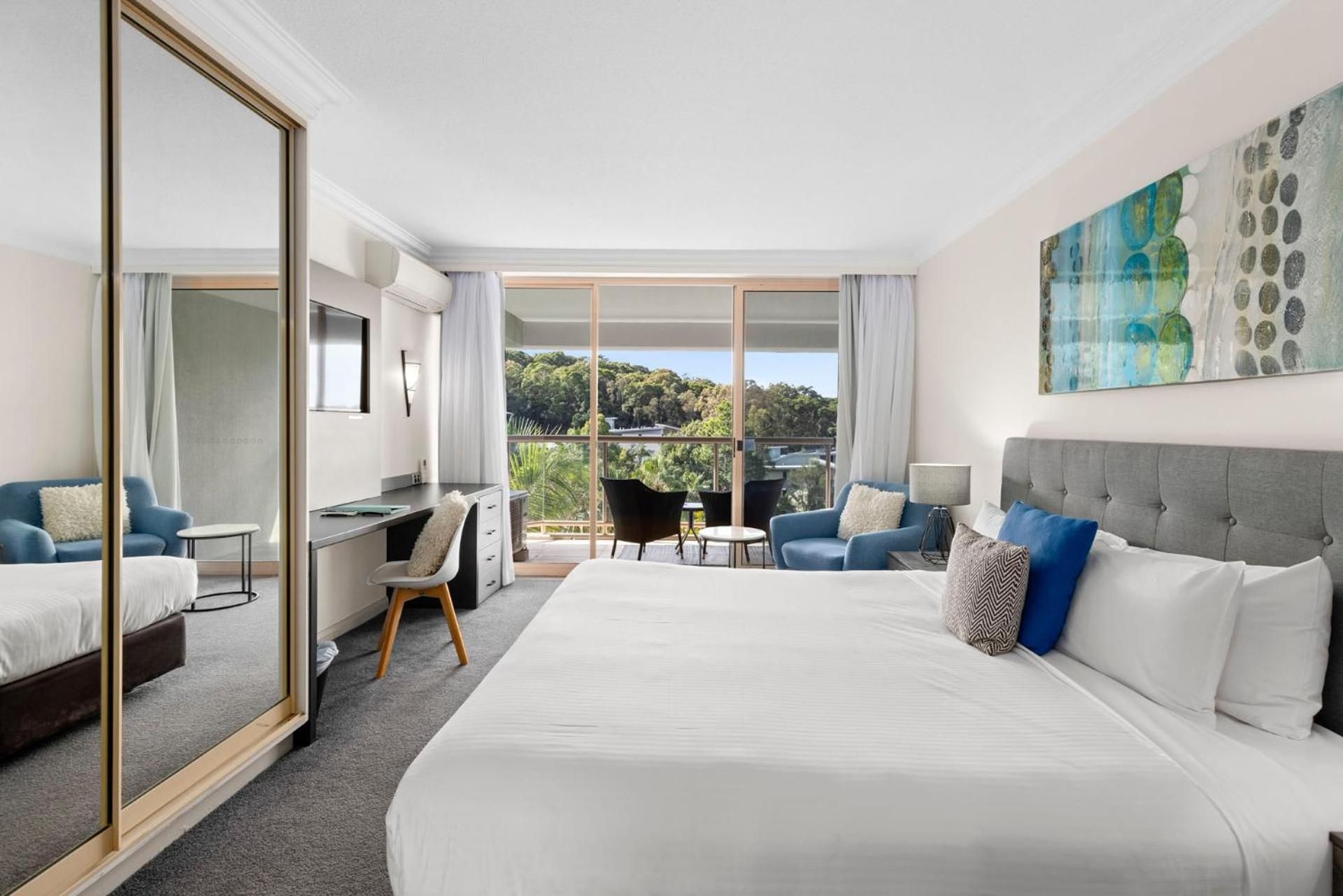 Deluxe Hotel Room