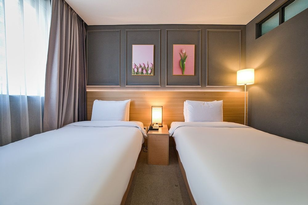 Hotel Vella Suite Suwon Standard Twin Room 2