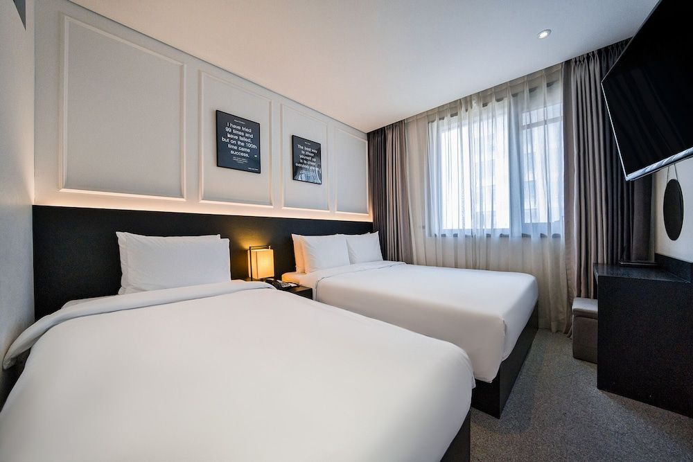 Hotel Vella Suite Suwon Family Twin Room (for 3paxs) 2