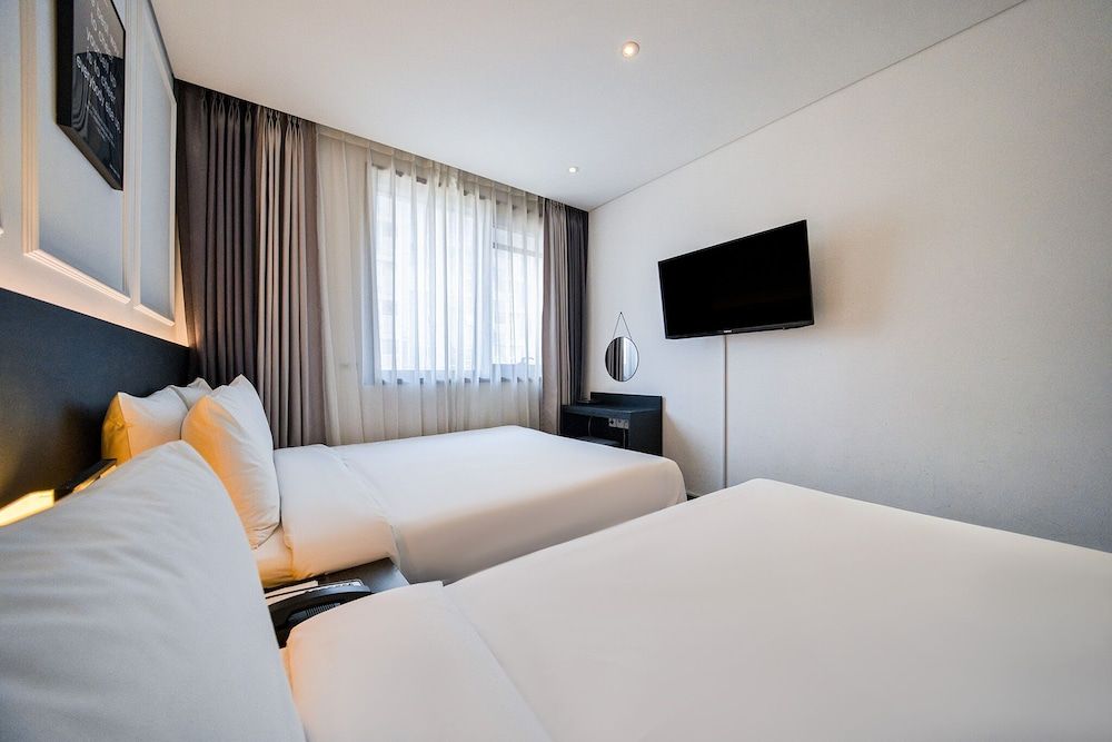 Hotel Vella Suite Suwon Family Twin Room (for 3paxs) 3