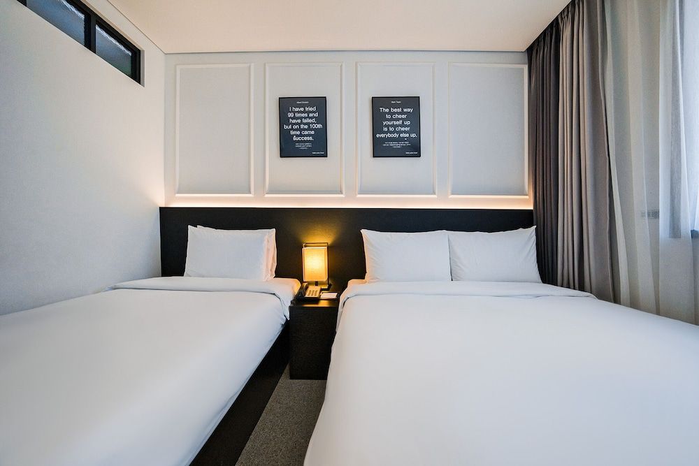 Hotel Vella Suite Suwon Family Twin Room (for 3paxs) 7