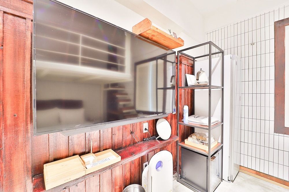 February Hotel Hwanggeum Junior Suite 11