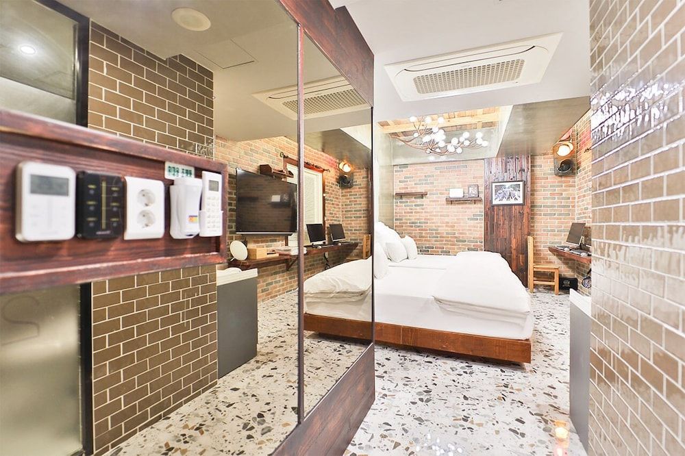 February Hotel Hwanggeum Premium Suite Twin (312) 2