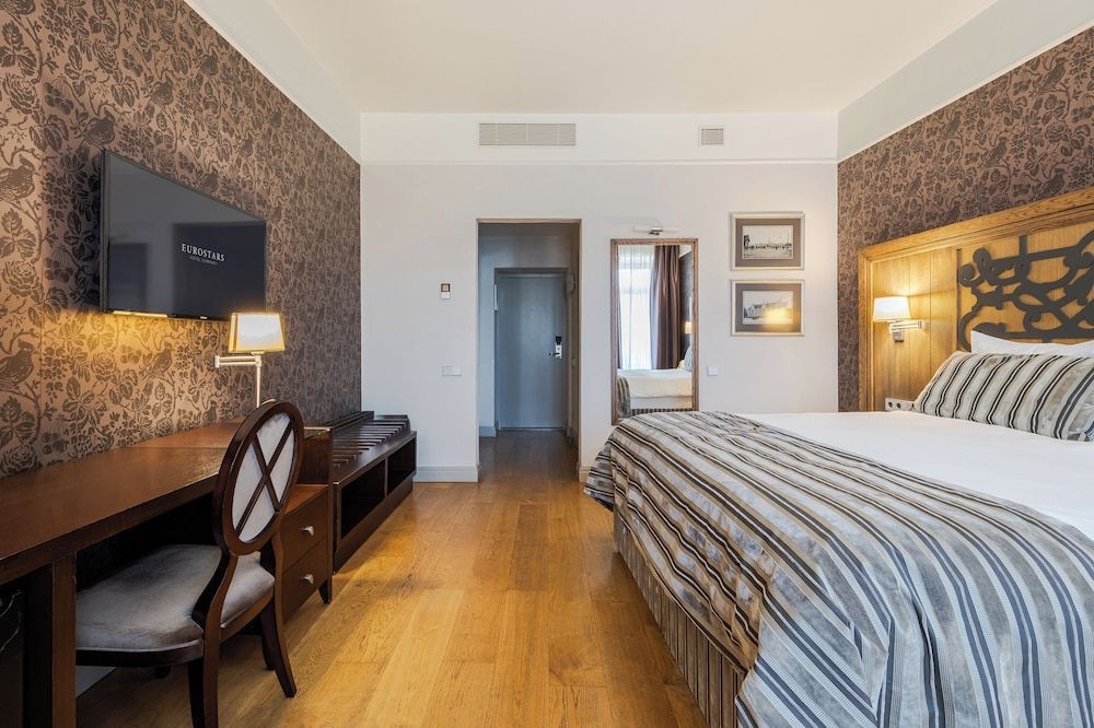 Eurostars Metropole Deluxe Double Room 3