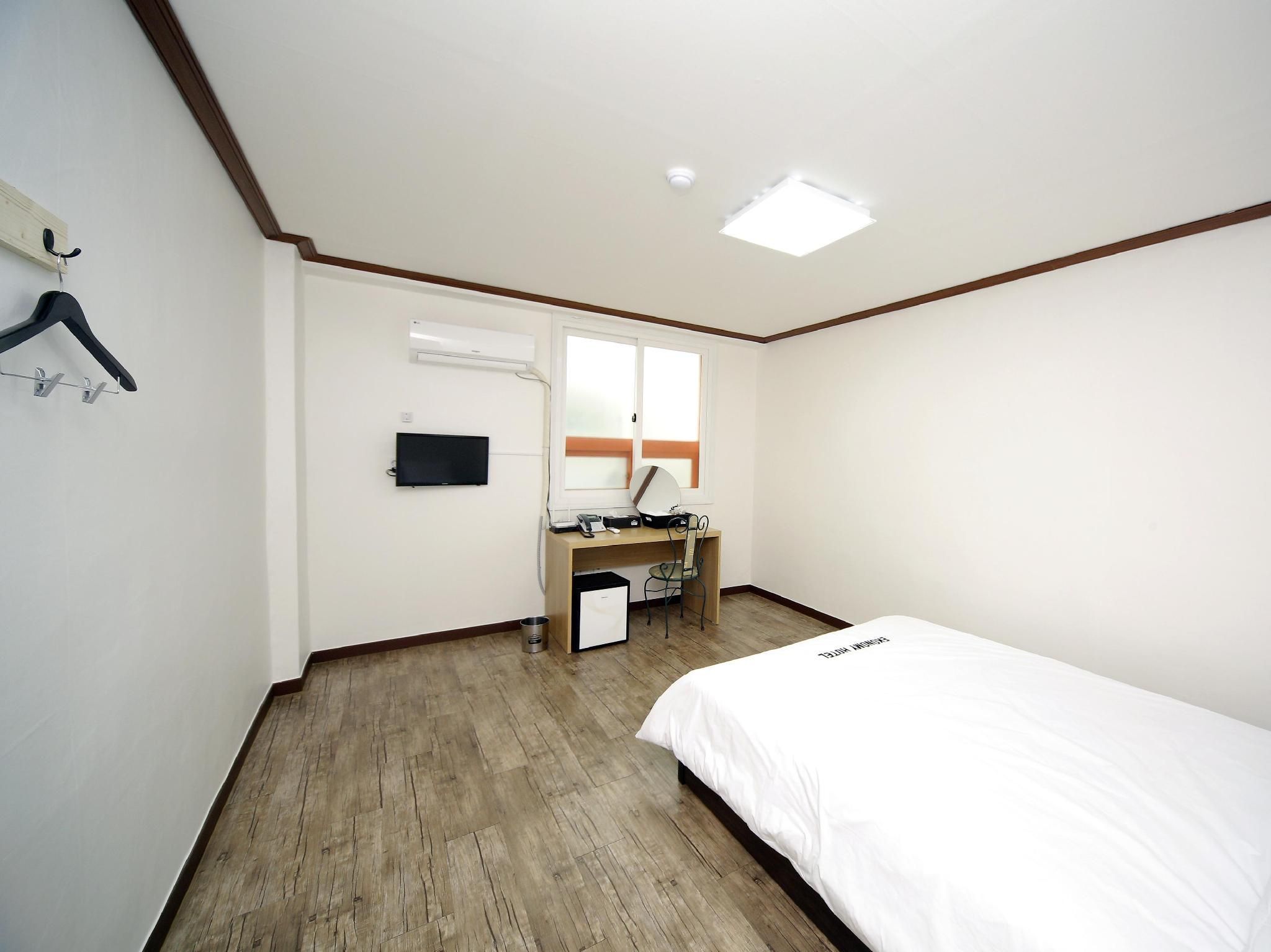 Ekonomy Hotel Mokpo Double