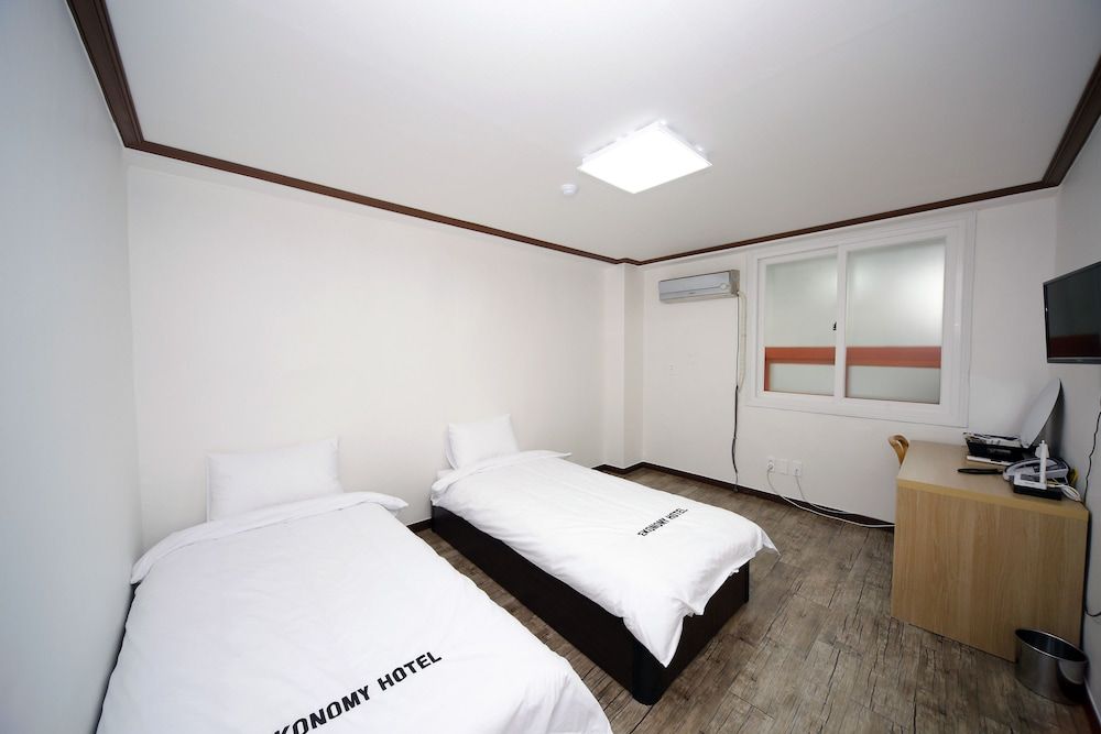 Ekonomy Hotel Mokpo Twin Room