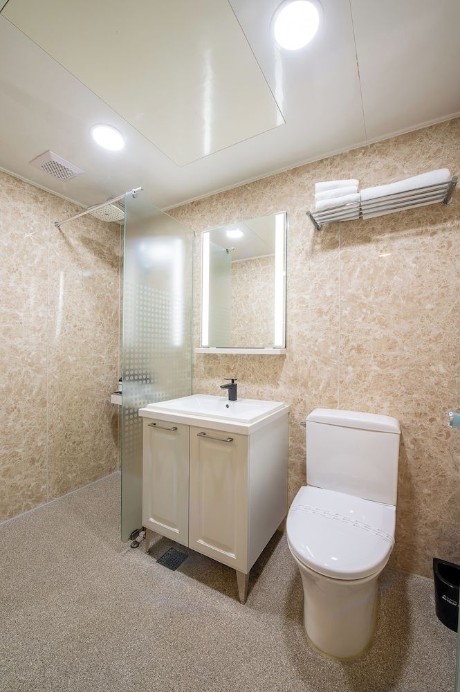 Design Hotel Daniel Campanella Deluxe Room (Netflix available) 5