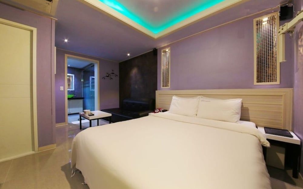 Design Hotel Daniel Campanella Junior Suite (Netflix available) 2