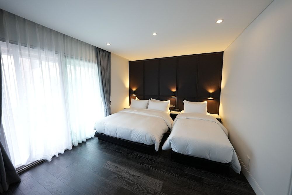 undefined Hotel Amare 4