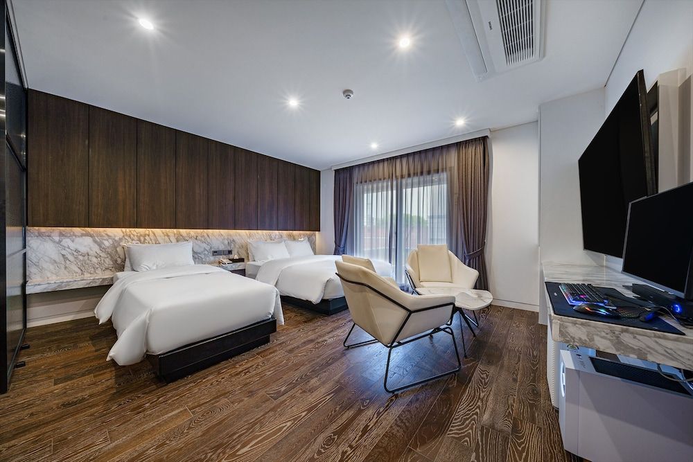 undefined Hotel Amare 2
