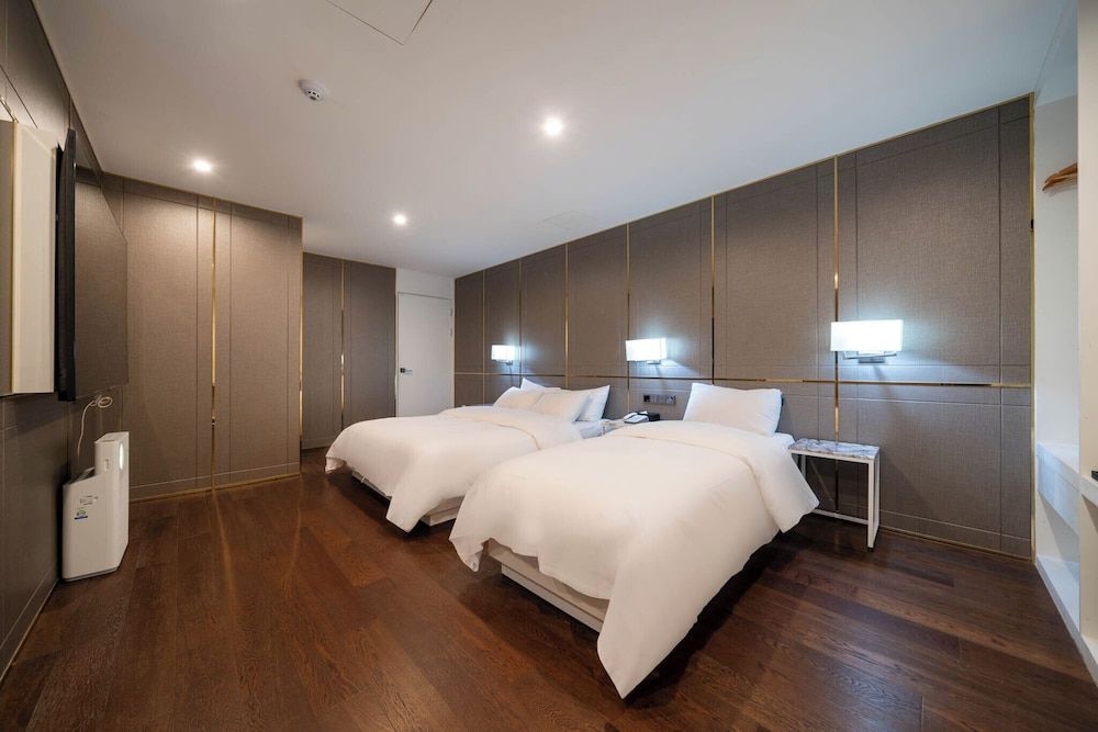 Hotel Amare Premium Twin Room 5