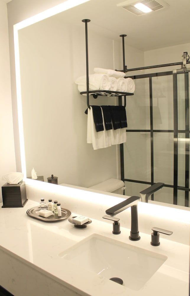 Suite, 1 King Bed