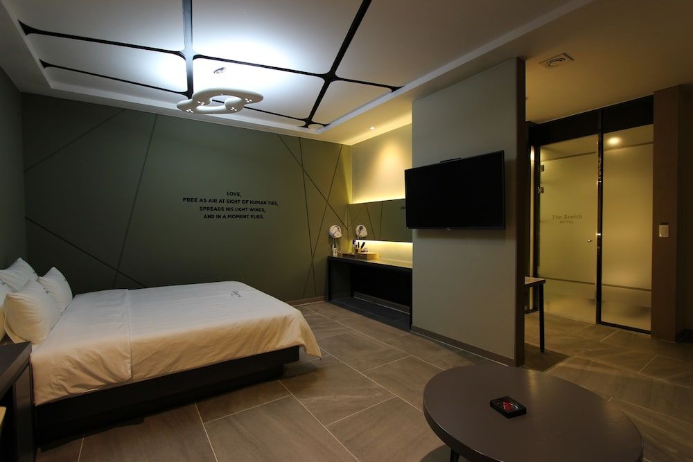 The Zenith Hotel Standard Room 19