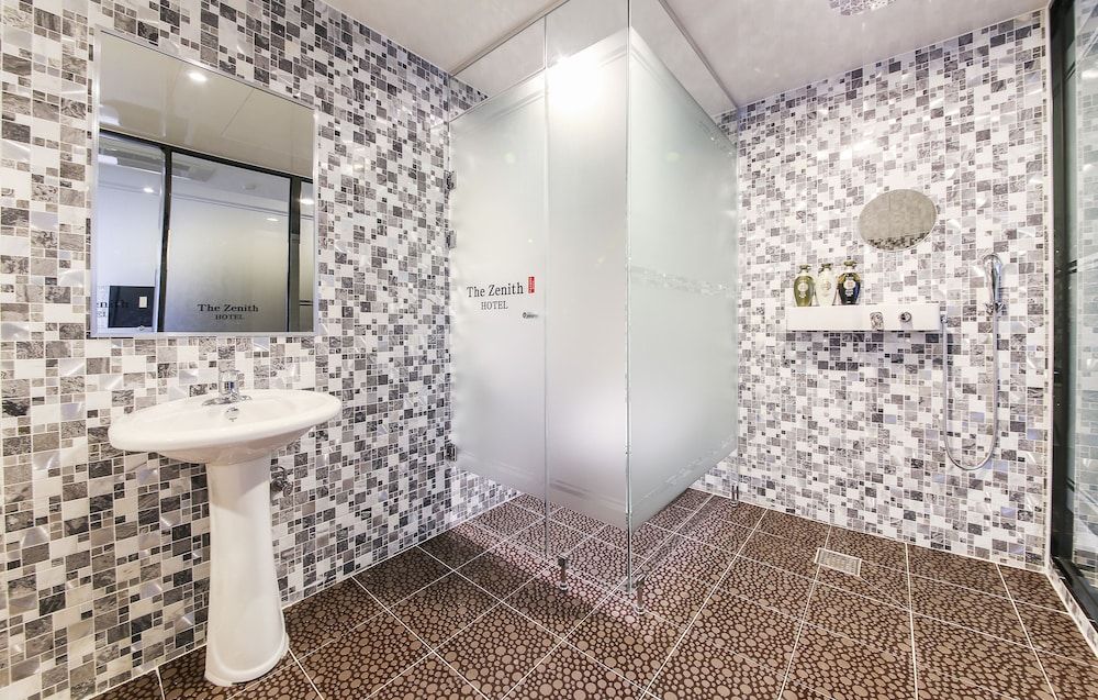 The Zenith Hotel VVIP (Karaoke) 2