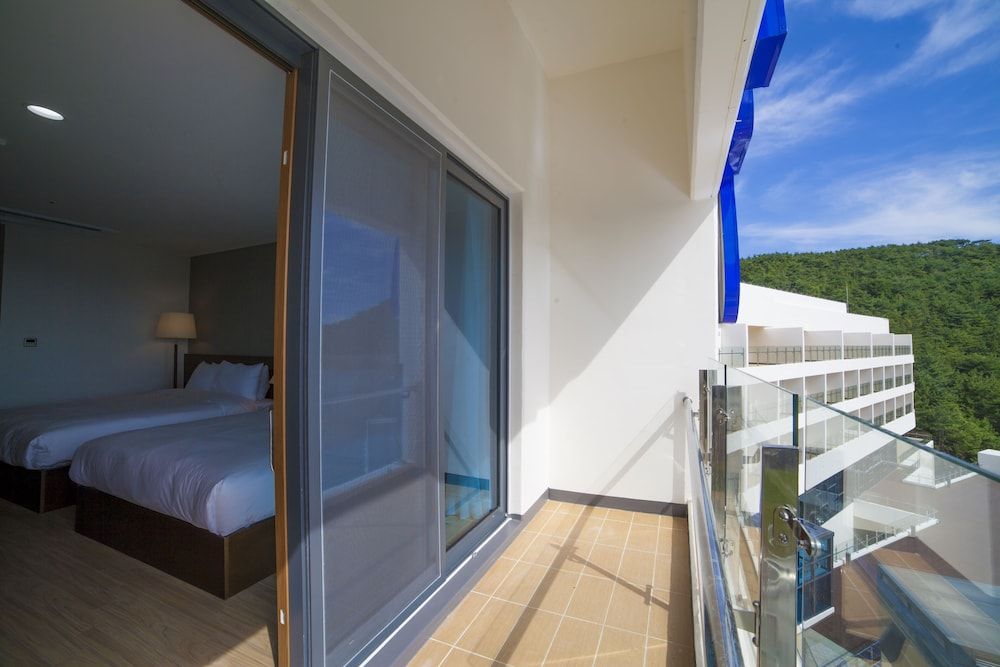 Dongwon Resort Deluxe Double Room 2