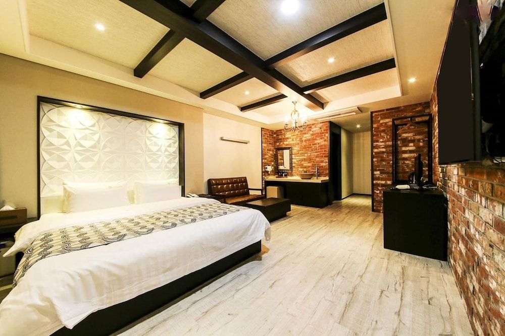 Elga Hotel Luxury Deluxe Double 3