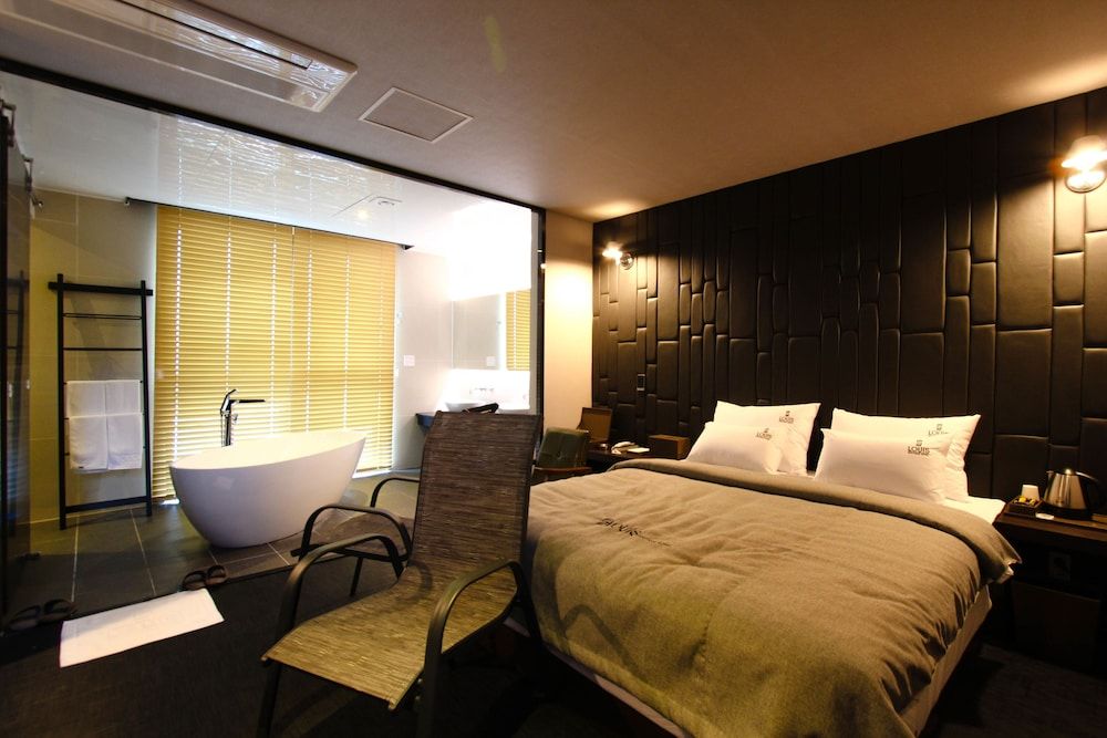 Louis Boutique Hotel Royal Suite 2