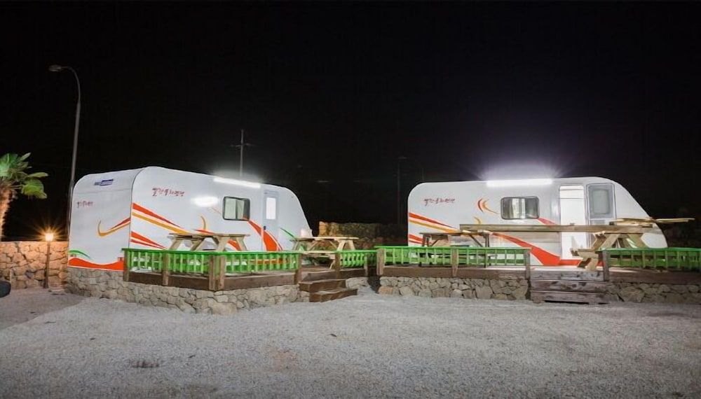 undefined Red Windmill Pension 10